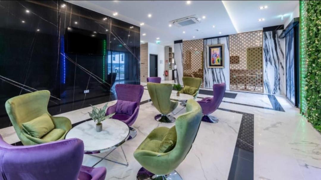 Hotel Business Bay Das Ehemalige Staycation Hotel Sindelfingen Dış mekan fotoğraf