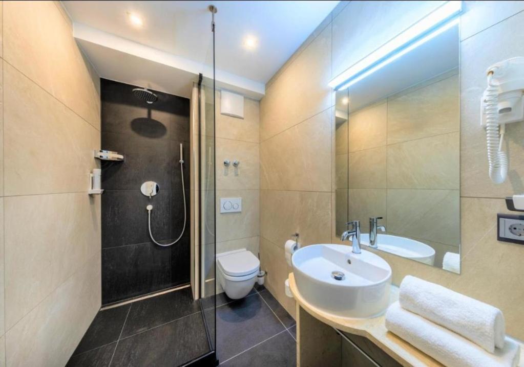 Hotel Business Bay Das Ehemalige Staycation Hotel Sindelfingen Dış mekan fotoğraf