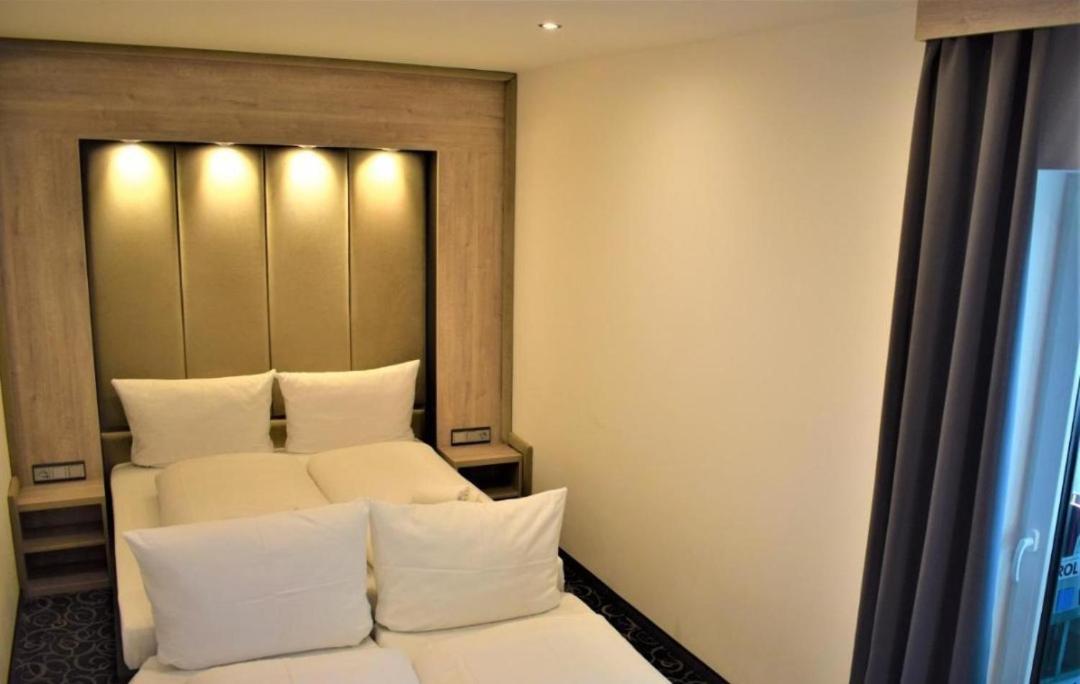 Hotel Business Bay Das Ehemalige Staycation Hotel Sindelfingen Dış mekan fotoğraf